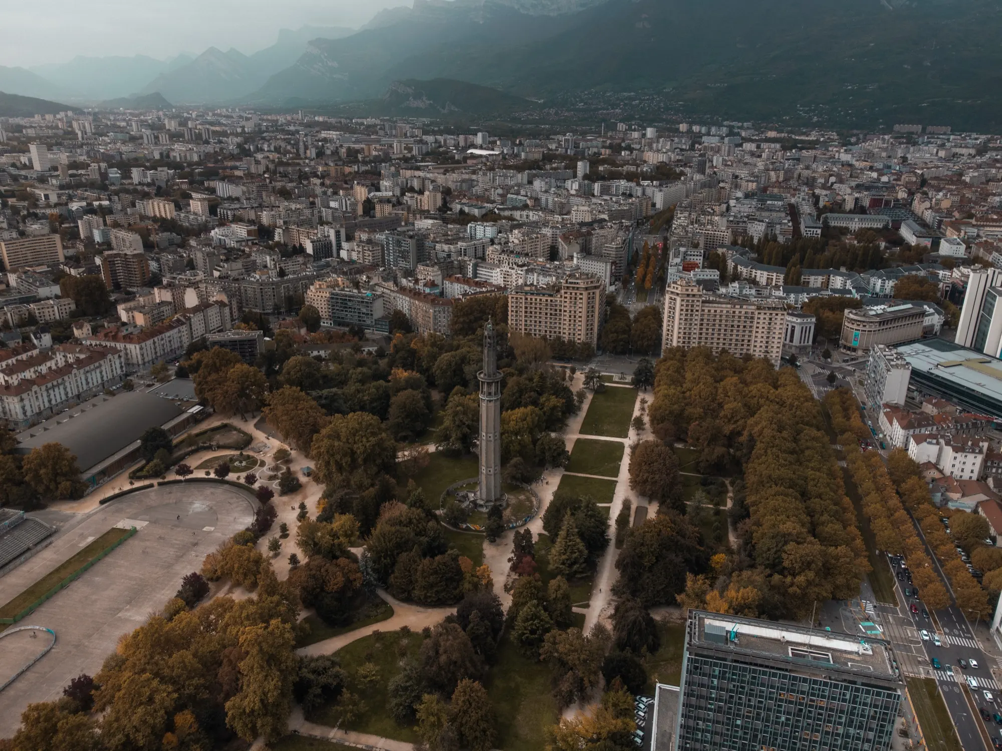 Grenoble depuis les hauteurs, l'ancrage local de Novagone