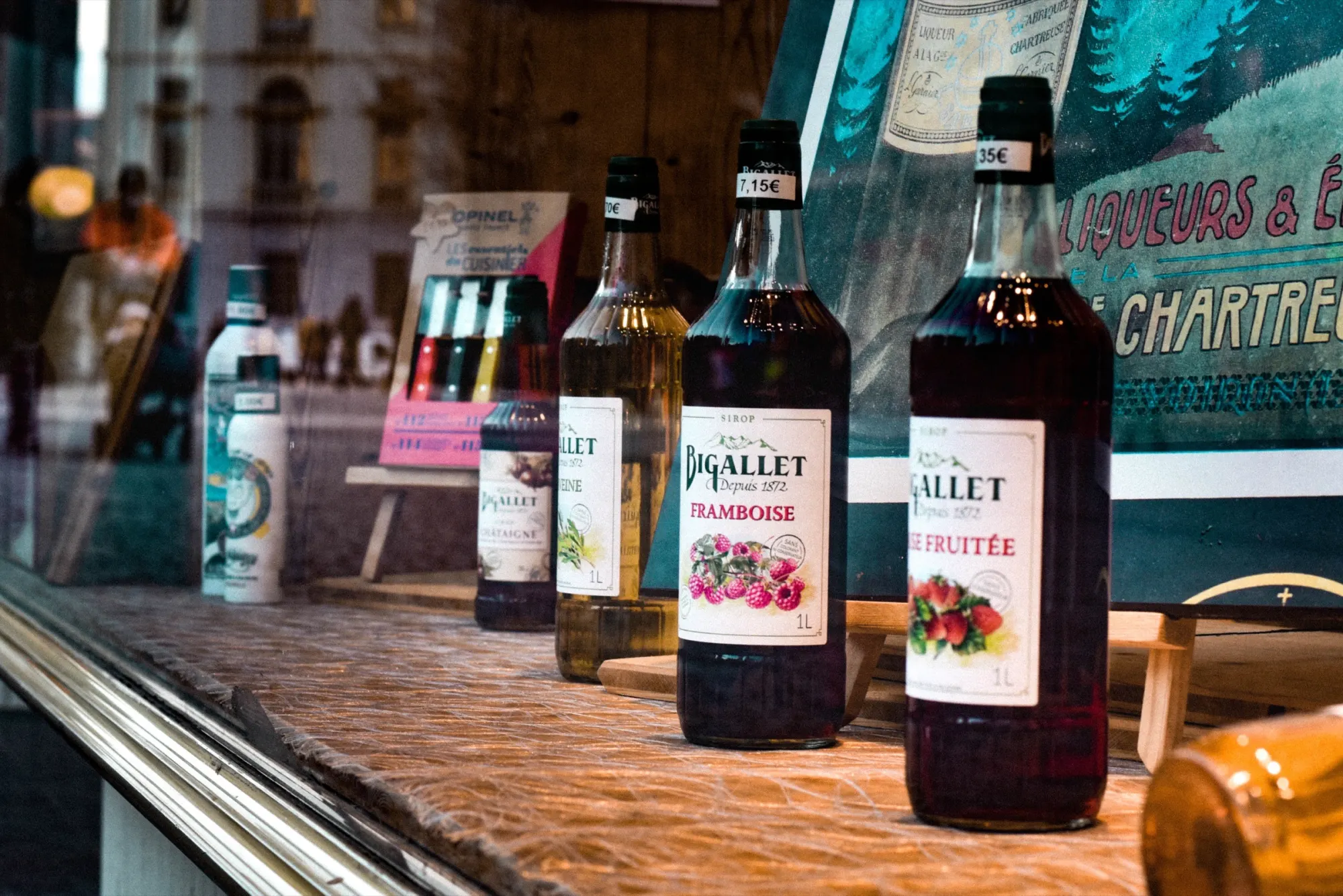 Vitrine artisanale La Fruitière d'Augustin, Chambéry, pierre et bois