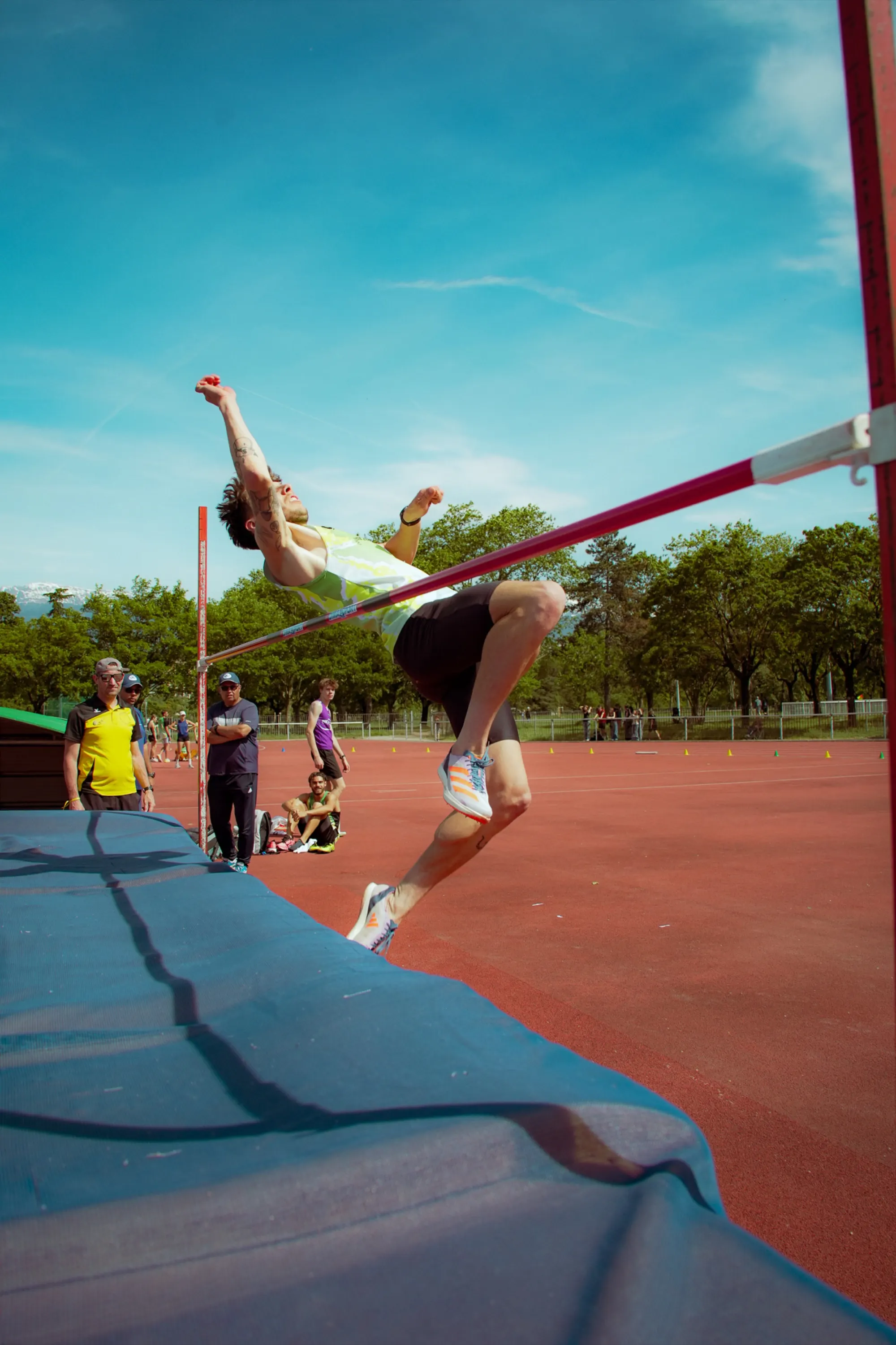 Interclubs Grenoble 2025, action sur la piste, athlétisme